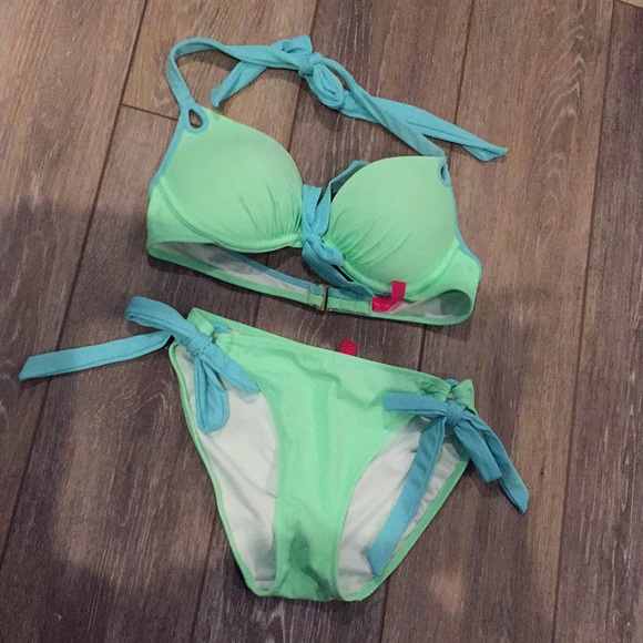 Vs swim suit - Picture 1 of 3